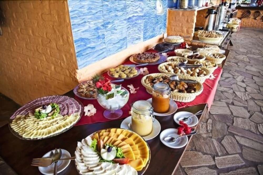 Marinas Hotel